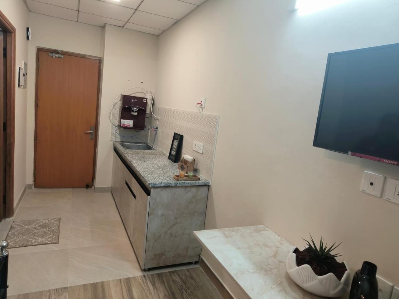Risal Home Stays Greater Noida Exteriör bild